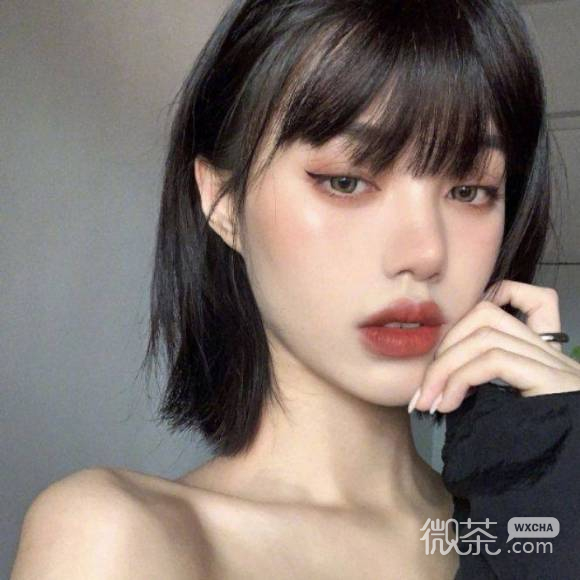 微信成熟好看的时尚女生头像