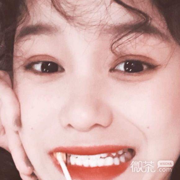 洒脱清新抖音网红女生头像