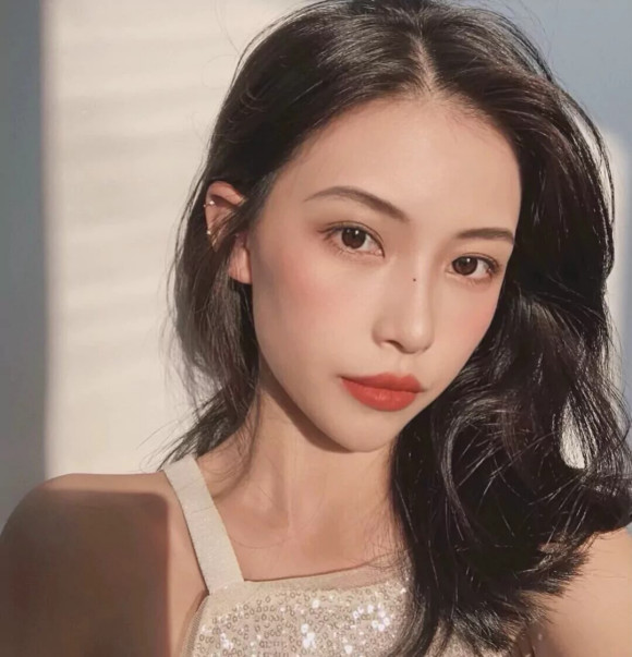 微信最潮俏皮阳光抖音女生头像