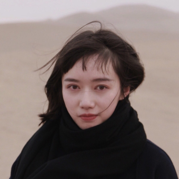 最潮抖音网红洒脱女生头像