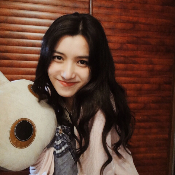 最潮抖音网红洒脱女生头像