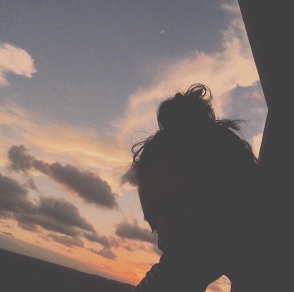 最潮抖音网红洒脱女生头像