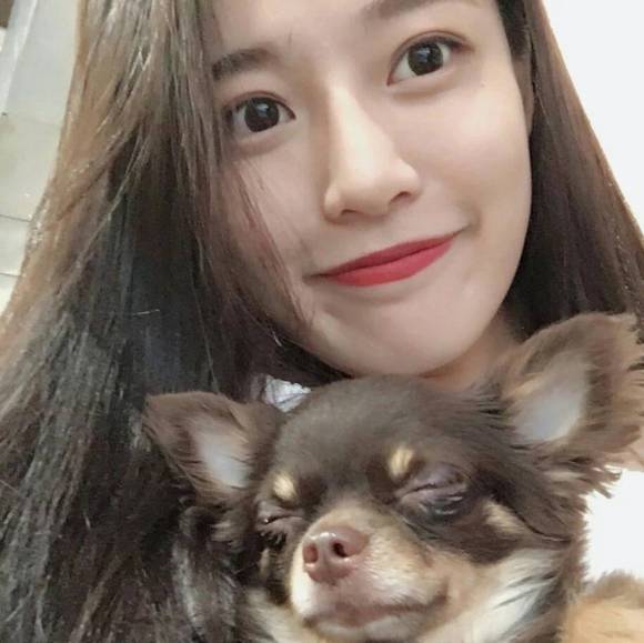 最潮抖音网红洒脱女生头像