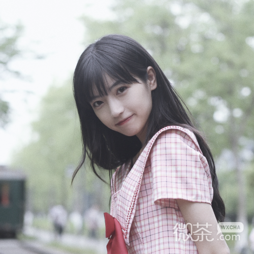 长发洒脱性感女生头像