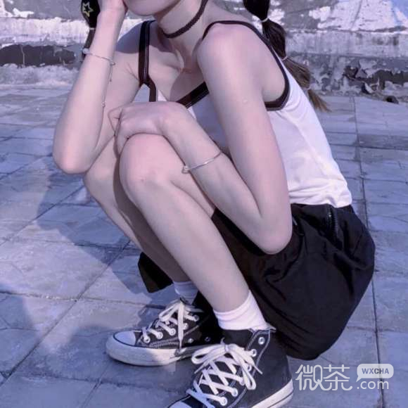 最潮佛系深沉阳光女生头像