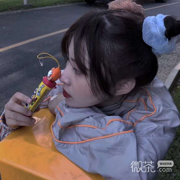 最潮佛系深沉阳光女生头像