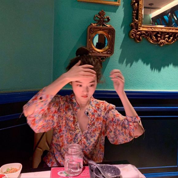 文艺深沉性感微信女生头像