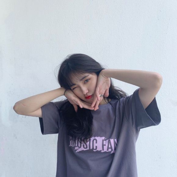 文艺深沉性感微信女生头像