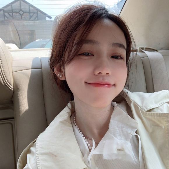 文艺深沉性感微信女生头像