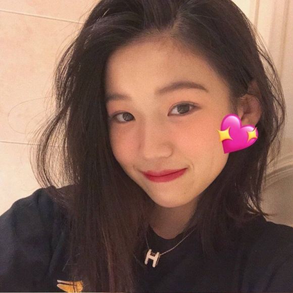 文艺深沉性感微信女生头像