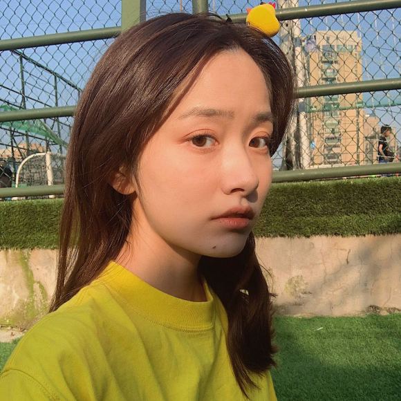 文艺深沉性感微信女生头像