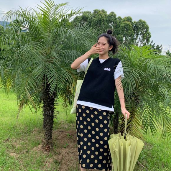 文艺深沉性感微信女生头像