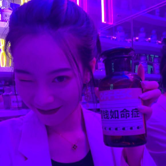 文艺深沉性感微信女生头像