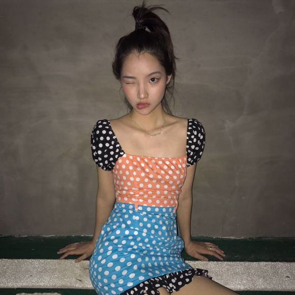 文艺深沉性感微信女生头像