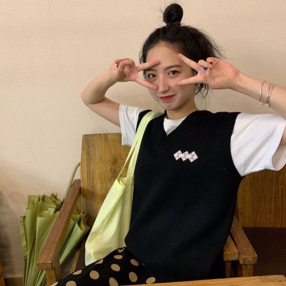 文艺深沉性感微信女生头像