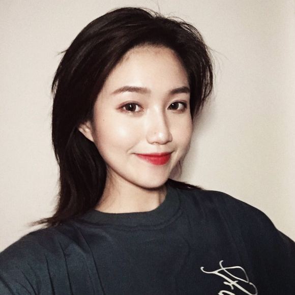 文艺深沉性感微信女生头像