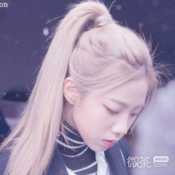 微信最潮俏皮阳光女生头像