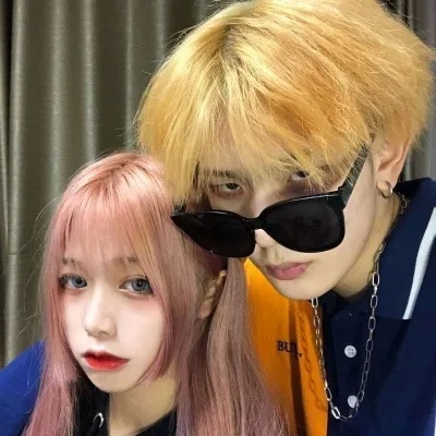 一对两张真人潮流恩爱情情侣头像