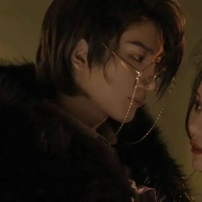 一对两张真人潮流恩爱情情侣头像