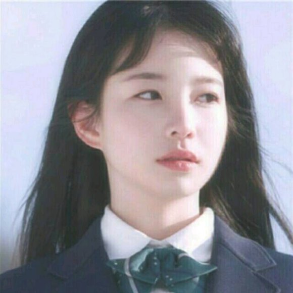 微信洒脱潮流性感女生头像