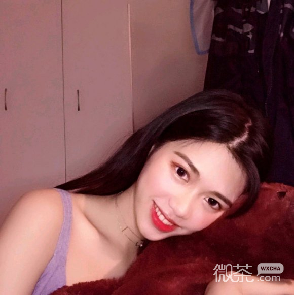 微信洒脱潮流性感女生头像