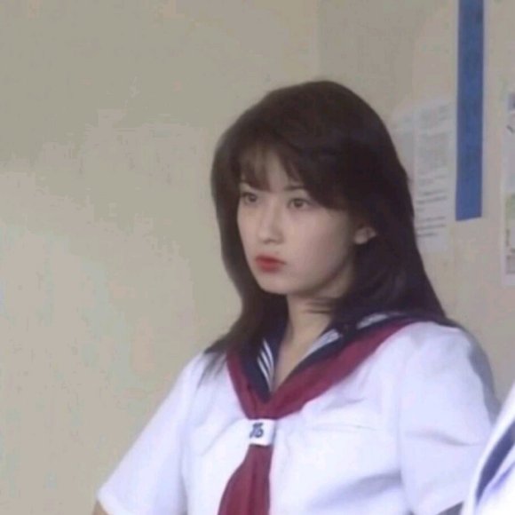 微信洒脱潮流性感女生头像