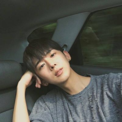 阳光成熟吸引人的帅气男生头像