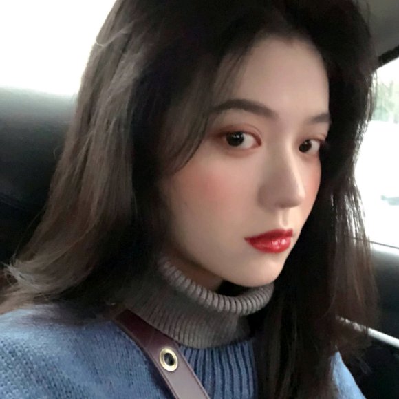 微信洒脱潮流性感女生头像