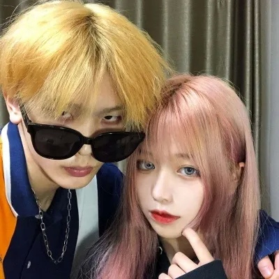 一对两张真人潮流恩爱情情侣头像