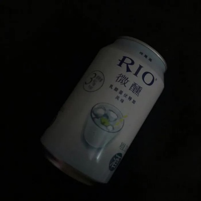 微信黑色治愈系背景图