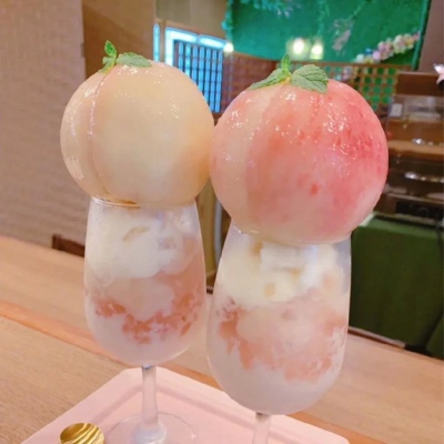 暖色系桃子食物背景图