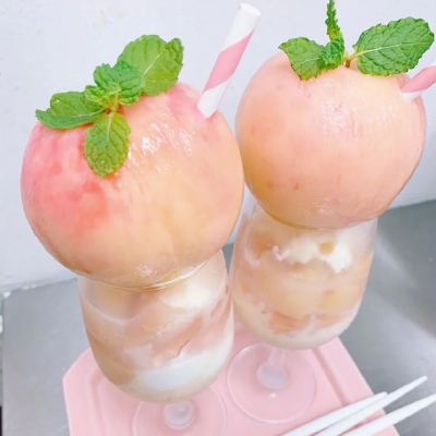 暖色系桃子食物背景图