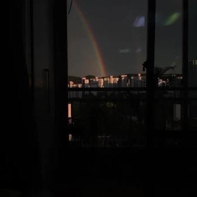 微信黑色治愈系背景图