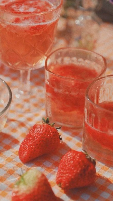 夏日动漫人物ins风绝美聊天壁纸背景图