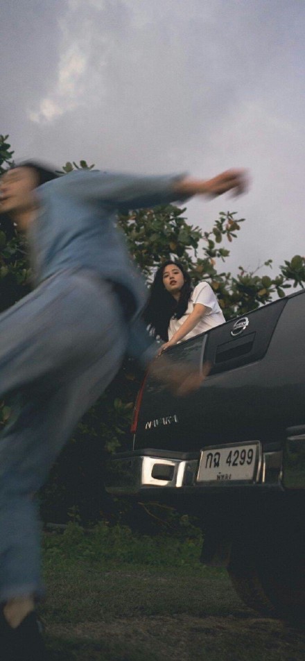 夏日动漫人物ins风绝美聊天壁纸背景图