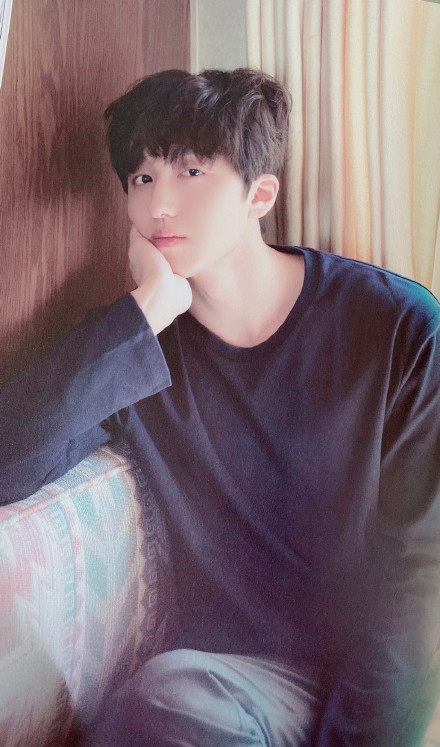 sf9韩国男团聊天背景图