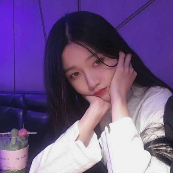 沧桑佛系长发成熟女生头像