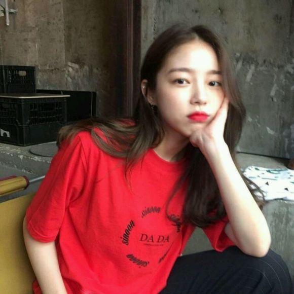 沧桑佛系长发成熟女生头像