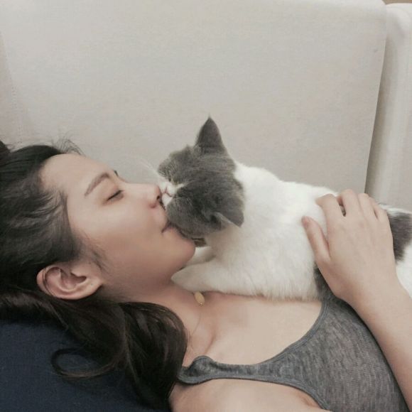 沧桑佛系长发成熟女生头像