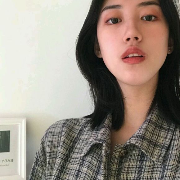 沧桑佛系长发成熟女生头像