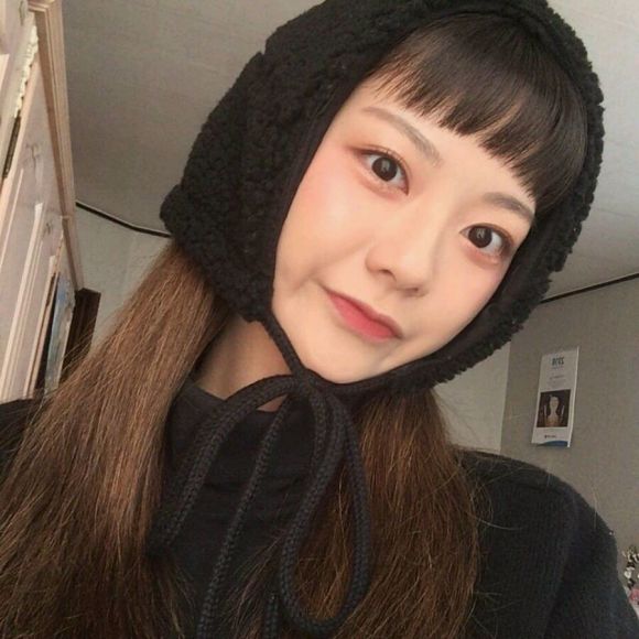 沧桑佛系长发成熟女生头像