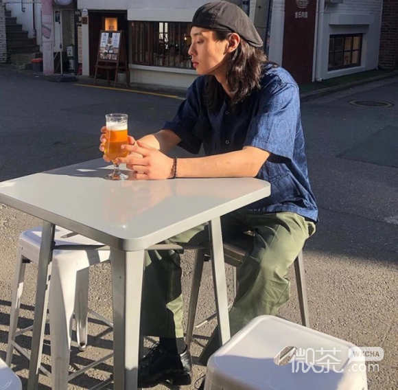 冷酷洒脱阳光男生头像
