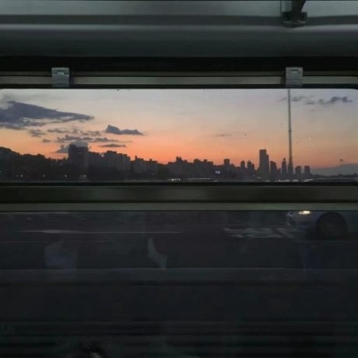 文艺暗黑色朋友圈配图