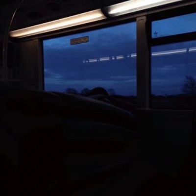 文艺暗黑色朋友圈配图