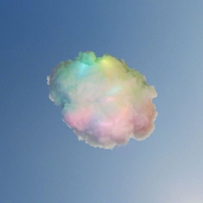 彩色梦幻云朵微信背景图