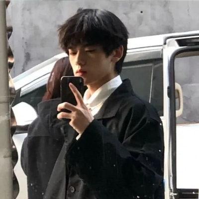 普通帅气真人男生头像