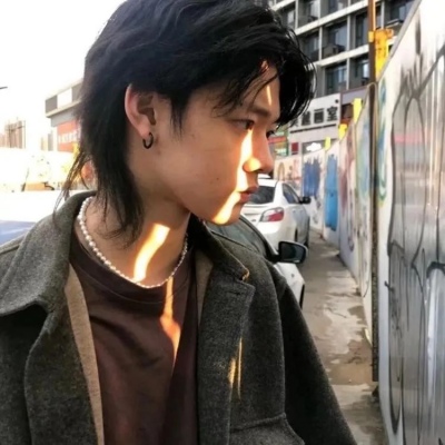 普通帅气真人男生头像