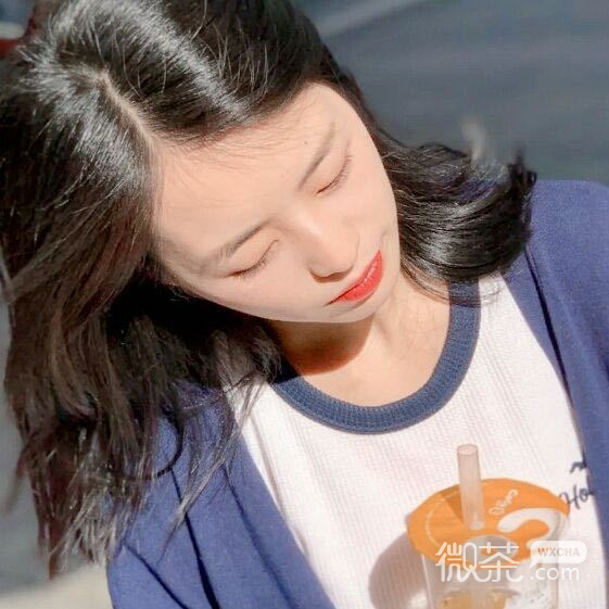 微信文艺长发成熟时尚女生头像