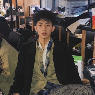 普通帅气真人男生头像