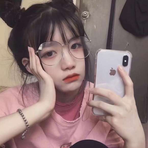 洒脱深沉长发微信女生头像